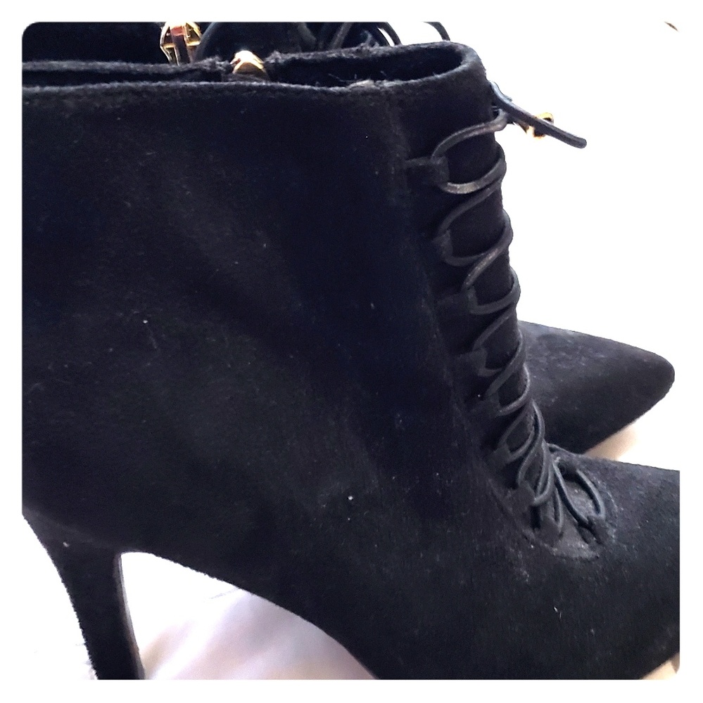 New black anckle booties with laces